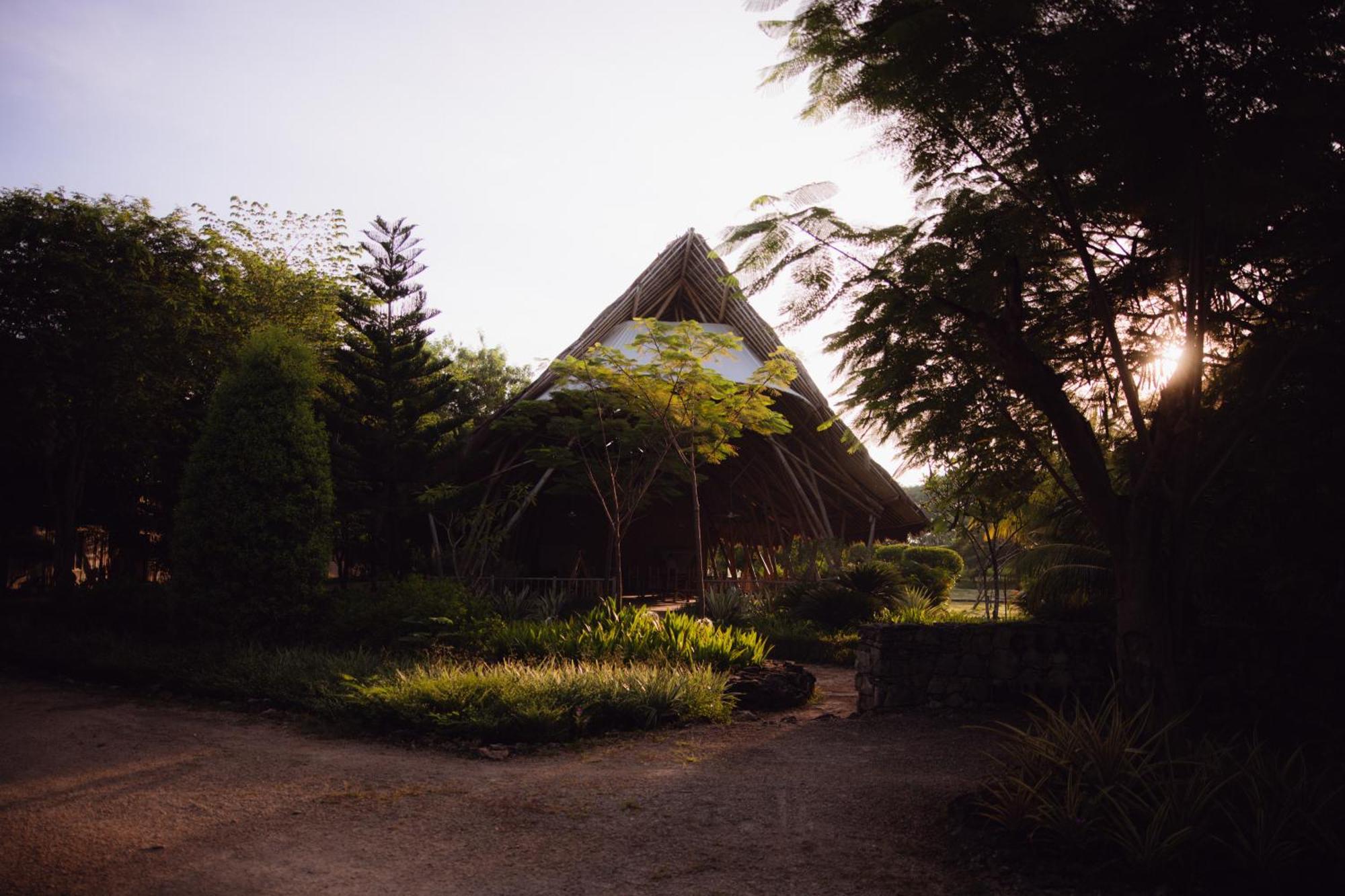Maringi Sumba By The Sumba Hospitality Foundation Waikelo Buitenkant foto